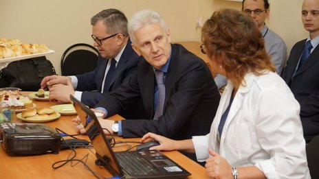 Андрей Фурсенко и Александр Хлунов ознакомились с работой НИИ биомедицинских технологий НижГМА