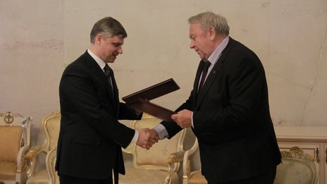 Владимир Фортов подписал очередное соглашение о сотрудничестве с ОАО «РЖД»