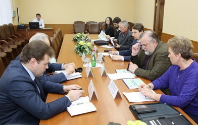 Евгений Каблов провел встречу с деканом биологического факультета МГУ Михаилом Кирпичниковым