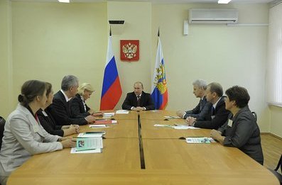 Владимир Путин поручил разработать стандарты преподавания