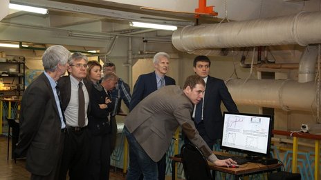 Андрей Фурсенко и Инна Биленкина посетили Федеральный исследовательский центр ИПФ РАН в Нижнем Новгороде