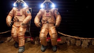 Участники «МАРС-500» «высадились» на Красную планету