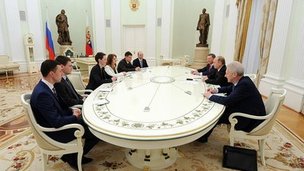 Владимир Путин поздравил молодых ученых с присуждением премии главы государства