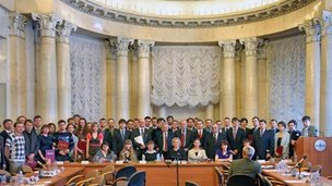 Молодые российские ученые получили медали и премии РАН
